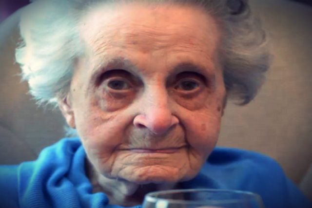 102-latka ujawnia swoją dietę: wino i papierosy