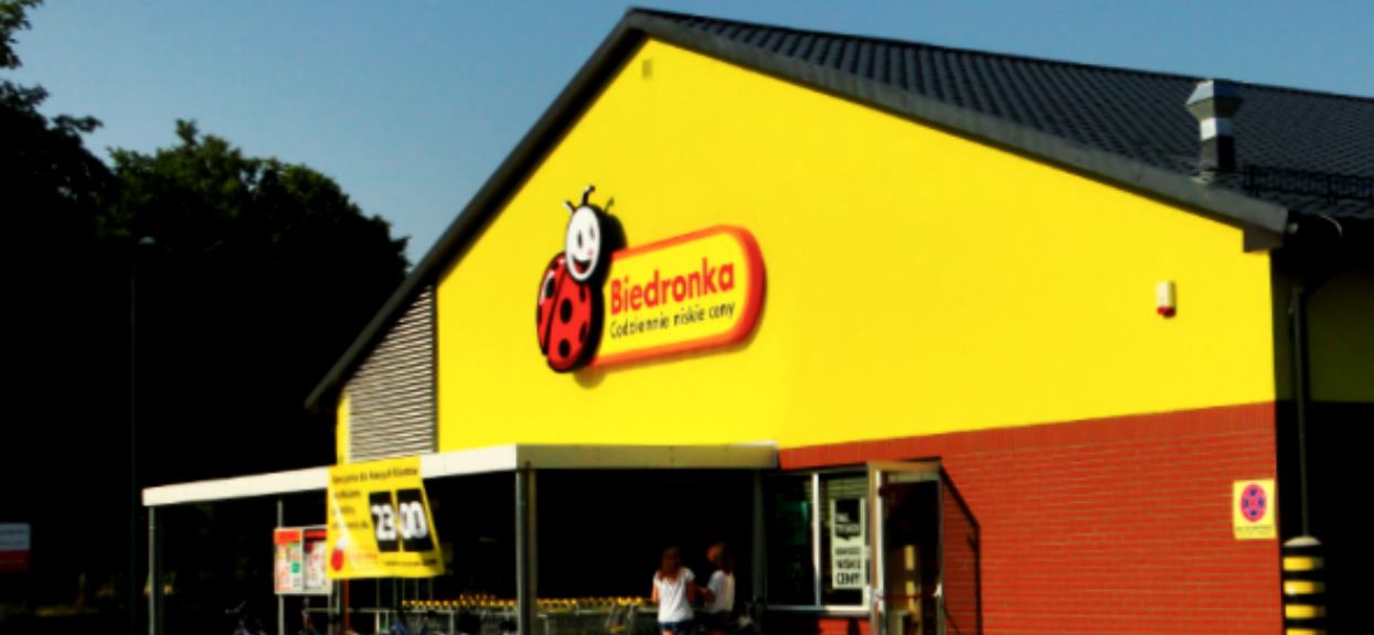 Biedronka odpaliła szokującą promocję, porażająco niskie ceny produktów. Jest jednak jeden HACZYK