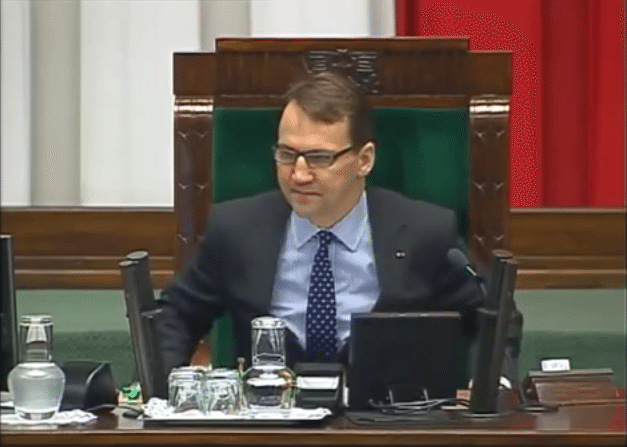 Poseł spytał o powiązania Komorowskiego z WSI. Wyłączono mu mikrofon