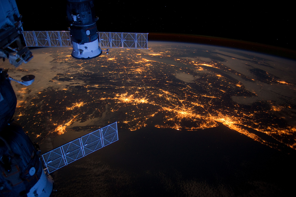 #SpiskowaTeoria? NASA przerywa transmisje na żywo, gdy na ekranie pojawia się olbrzymi obiekt (VIDEO)