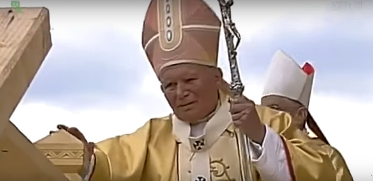 Bezczelny atak na pomnik Jana Pawła II. Mówi o tym cały Gdańsk