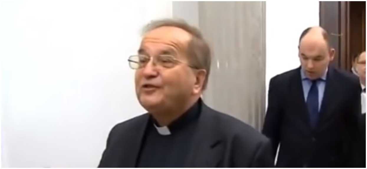 Opublikowano dokumenty ministerstwa. Tyle pieniędzy naprawdę dali Rydzykowi, lepiej usiądźcie