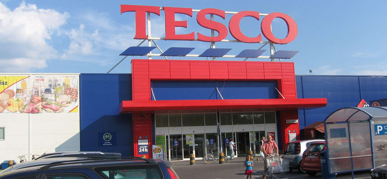 1300 osób straciło pracę, a to jeszcze nie koniec. Tesco zapowiada zamknięcia kolejnych sklepów w Polsce