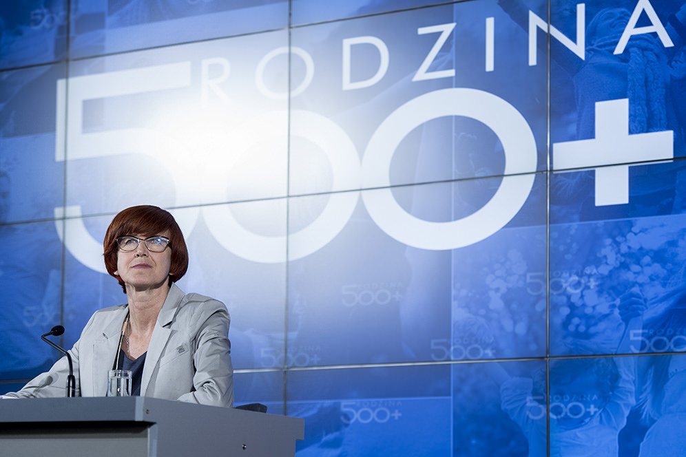 Rafalska przyznaje: Źle obliczyliśmy koszty 500+