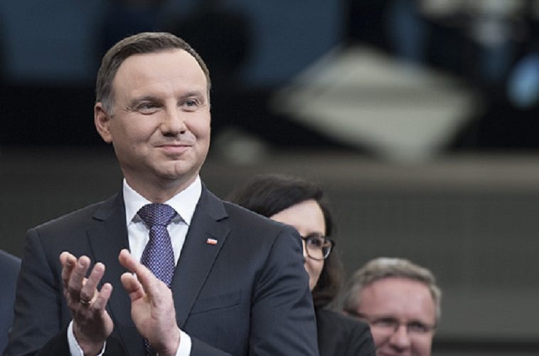 Andrzej Duda będzie miał swoją flagę (foto)