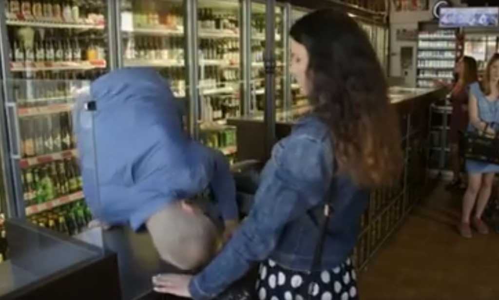 Tak, to za nasze pieniądze. Najgłupszy klip antyalkoholowy w historii (VIDEO)