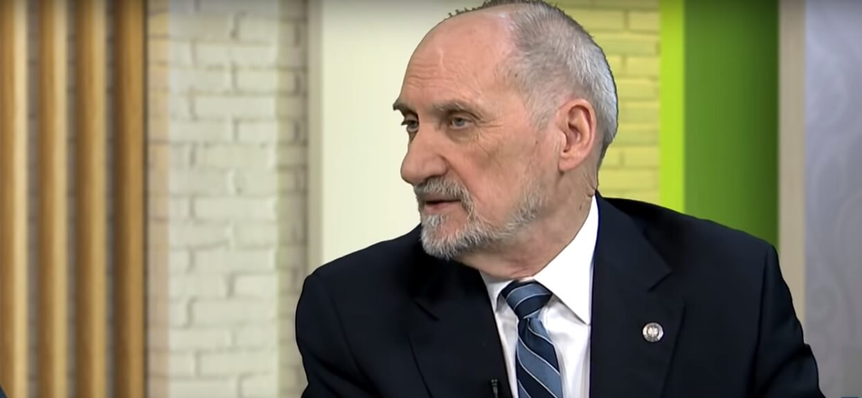 Macierewicz dostał odprawę z MON. Ogromna suma, zwykli ludzie mogą tylko pomarzyć