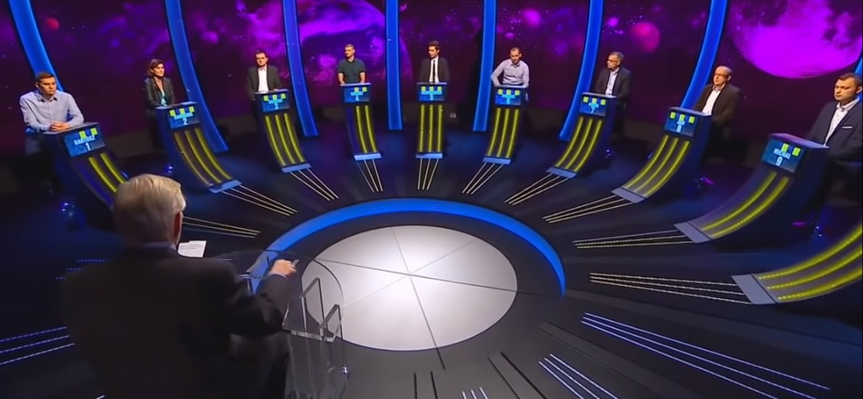 Prowadzący Jednego z Dziesięciu kończy 76 lat. Przypominamy legendarne sceny z teleturnieju