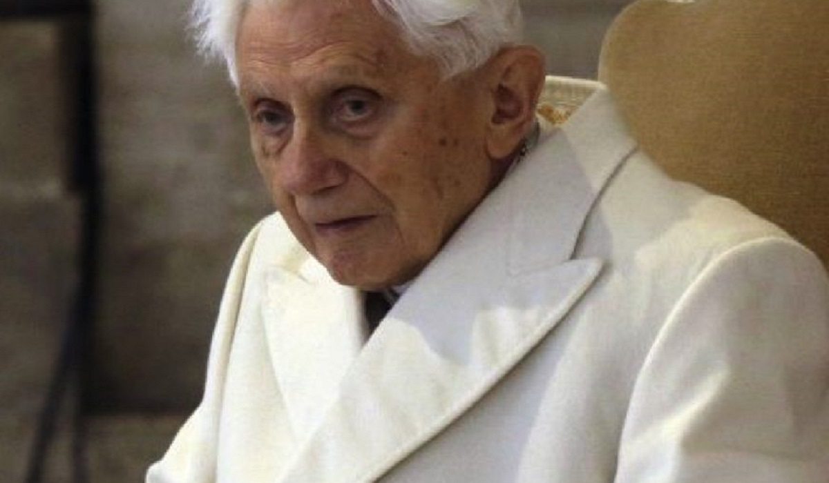 Papież Franciszek ogłosił, na co naprawdę chory jest Benedykt XVI. "Tradycja Kościoła jest wiecznie żywa"