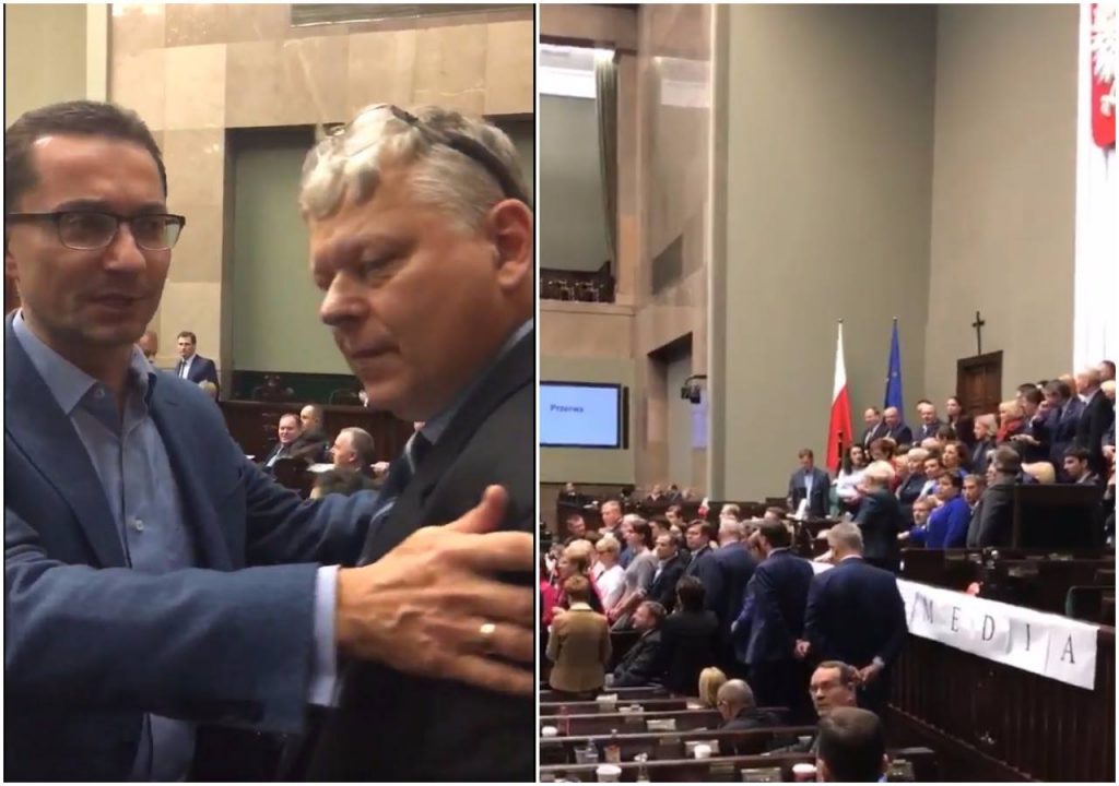 Wojna w Sejmie. Poseł PiS otoczony przez opozycję. "Nie dotykaj mnie! Nie strasz!" (VIDEO)