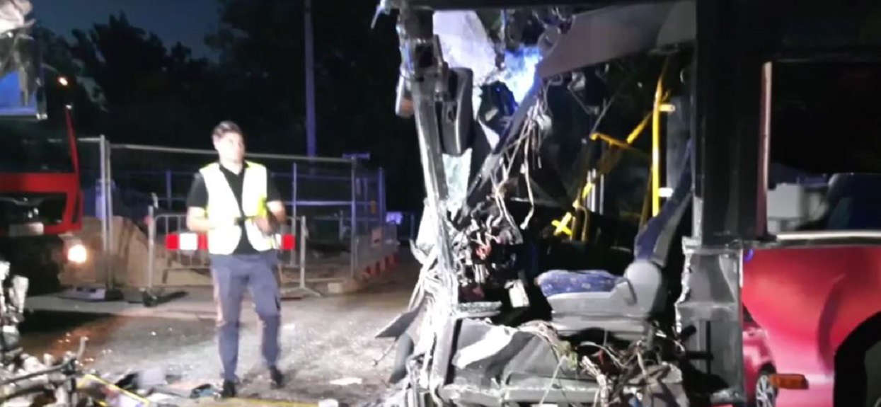 Tragiczny początek niedzieli na północy Polski. Czołowe zderzenie autobusów, wielu rannych