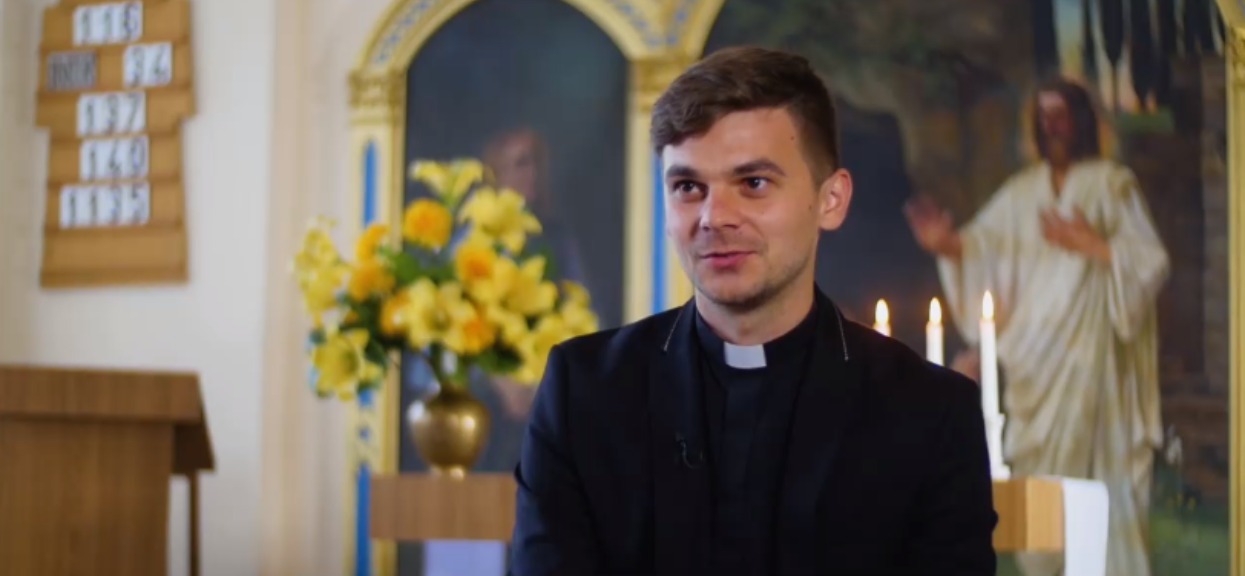 Robert jest księdzem, ma żonę i dzieci. "Celibat to wielki błąd człowieka"