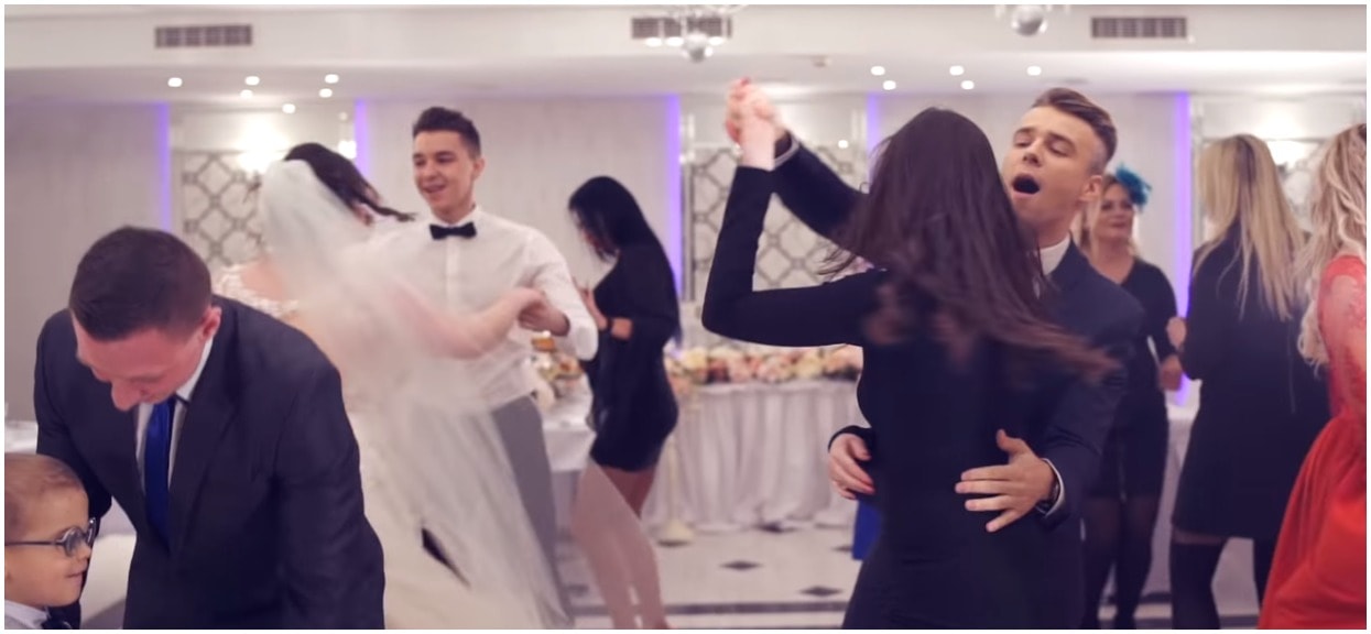 Puścili na weselu kultowe disco polo. Żenująca reakcja Beaty z Warszawy