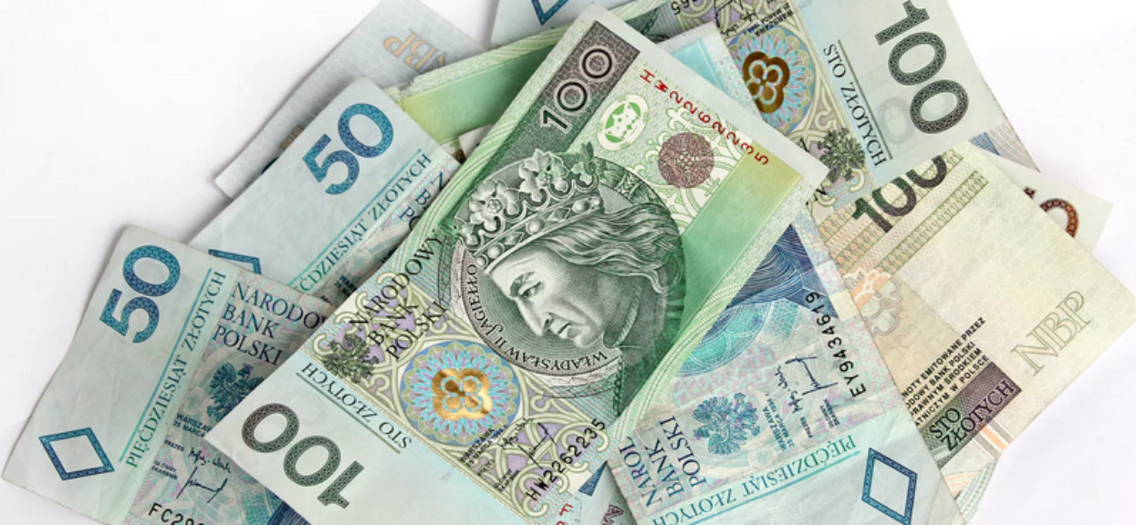 Przy kieliszku wpadli na pomysł podrobienia banknotów. Teraz grozi im 25 lat więzienia