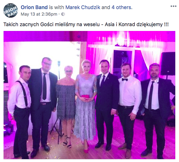 Andrzej Duda z małżonką i zespołem muzycznym